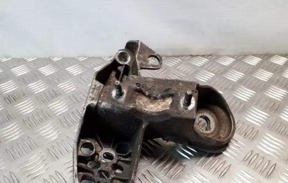 Audi A6 S6 C5 4B Engine mounting bracket 8E0199351F
