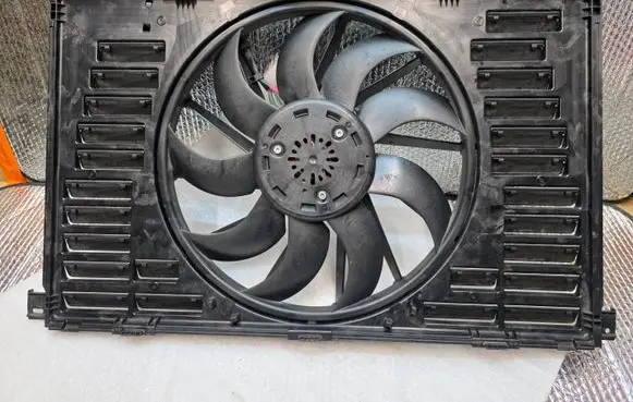 Porsche Panamera (971) Electric radiator cooling fan 971121203Q 971959456C C64759143