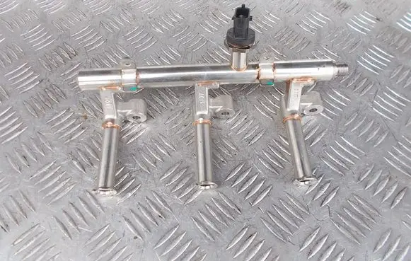 Volvo XC40 Fuel main line pipe 0261545153 P32324298