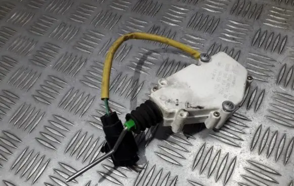 Volkswagen Sharan Central locking motor 7M0959775C 95VW9B241AB