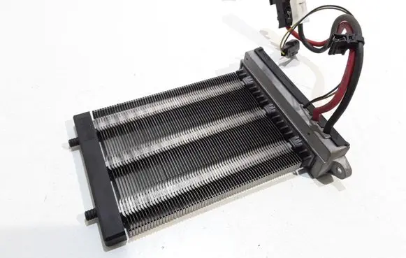 Ford Focus Optional radiator 8V6N18D612CB