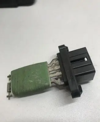 Ford Fusion Heater blower motor/fan resistor 12950