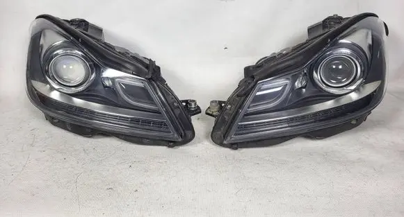Mercedes-Benz C W204 Headlight/headlamp A2048204339 A2048204439