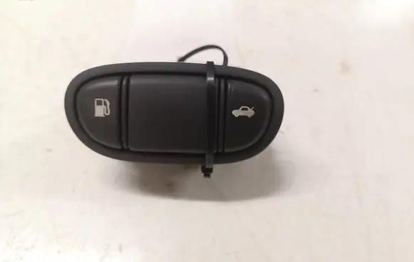 Jaguar S-Type Tailgate opening switch 2R839B242 060810