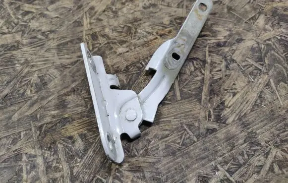 Dacia Logan I Tailgate hinge ES92264F