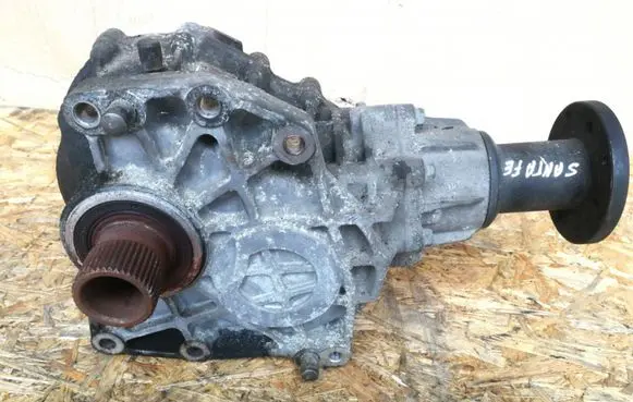 Gearbox transfer box case