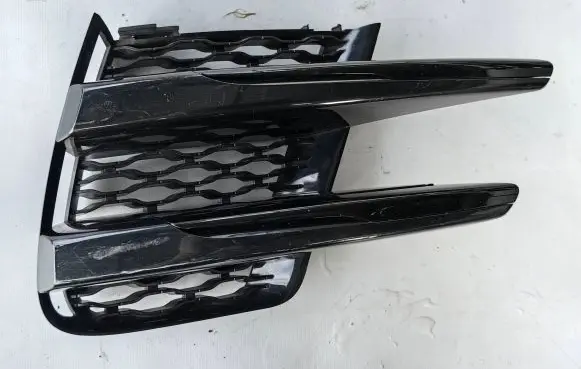 Land Rover Range Rover Velar Front fog light trim/grill