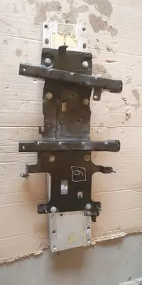Peugeot 208 II Radiator mount bracket 9834471180