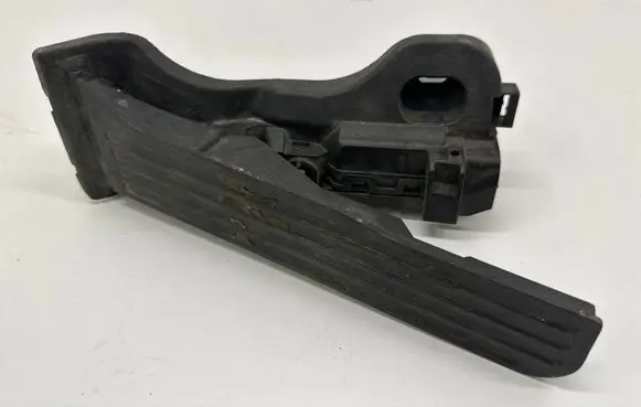 Volkswagen PASSAT B7 Accelerator throttle pedal 1K1721503AT