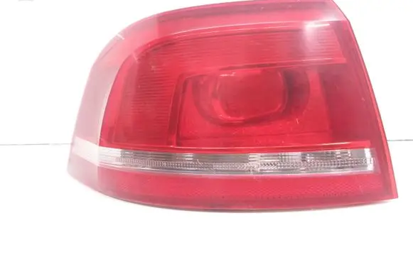 Volkswagen PASSAT B7 Rear/tail lights 3AF945095C