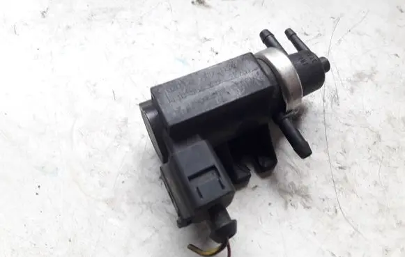 Volkswagen Sharan Vacuum valve 1J0906627