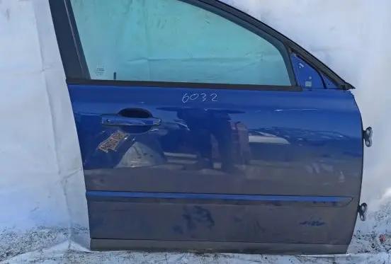 Volvo V50 Front door Melyna