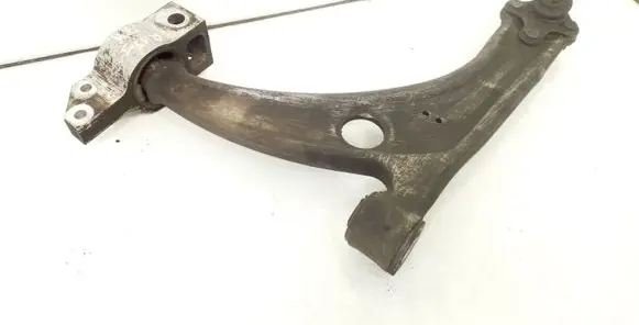 Volkswagen PASSAT B6 Front lower control arm/wishbone 3C0407153B