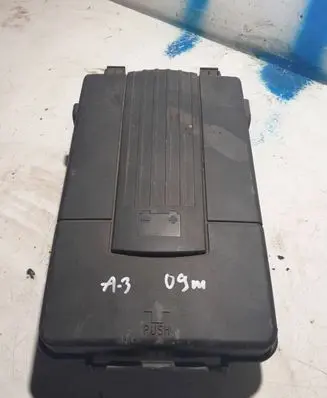 Battery box tray
