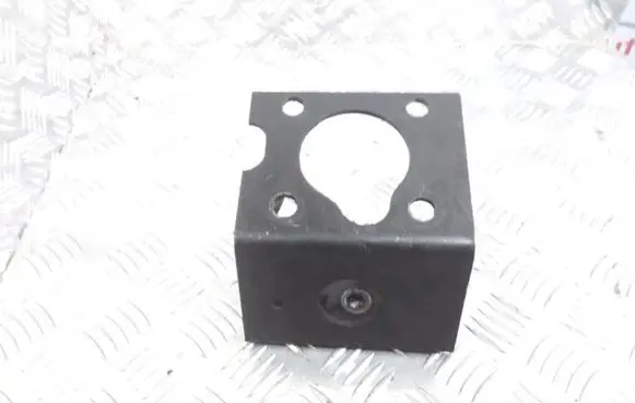 Land Rover Discovery Engine mounting bracket