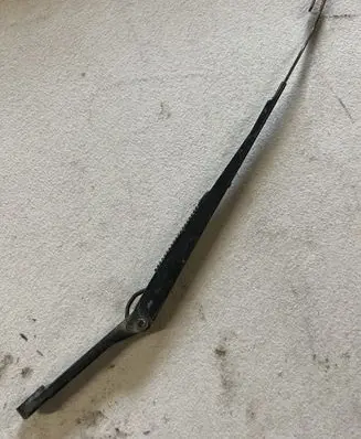 Opel Frontera B Front wiper blade arm
