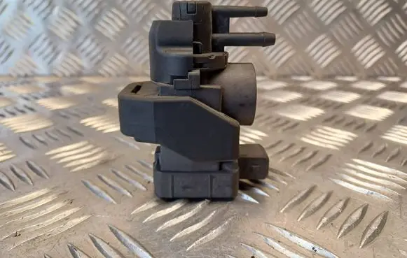 Opel Vivaro Turbo solenoid valve 149566215R