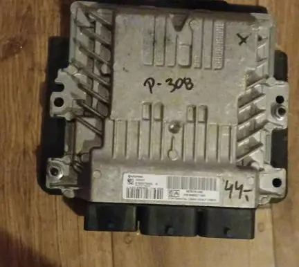 Peugeot 308 Engine control unit/module ECU S180075002F