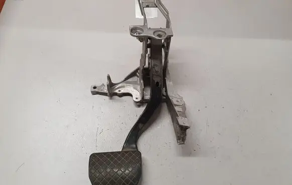 Audi A6 S6 C5 4B Brake pedal 8D1721117N