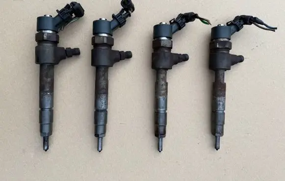 Fiat Doblo Fuel injectors set 0445110119