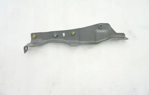 Renault Clio IV Fender mounting bracket 641351725R