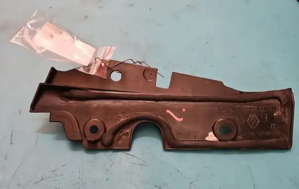 Renault Clio III Center console IMPRK1256882