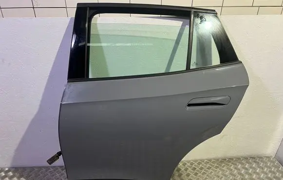 Volkswagen ID.4 Rear door