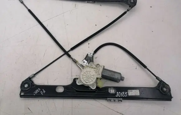 Mercedes-Benz Vaneo W414 Front door window regulator with motor A4147200246