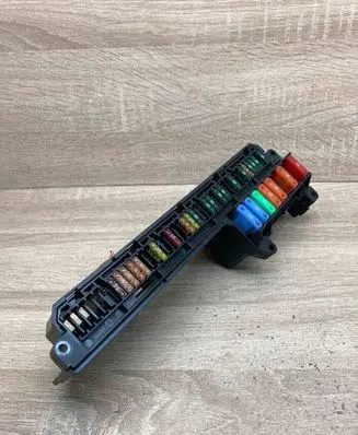 BMW 5 E60 E61 Fuse module 695733002 18917