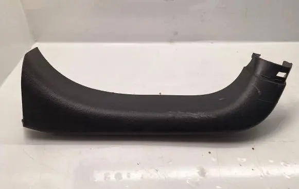 Tailgate trim