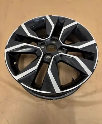 R18 alloy rim