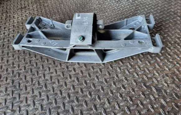 Jaguar XE Gearbox mounting bracket GX735060AC GX736A026MA