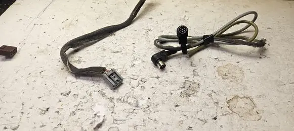 Volvo V70 Sound system wiring loom 3717MKFK6 HU850 30752259