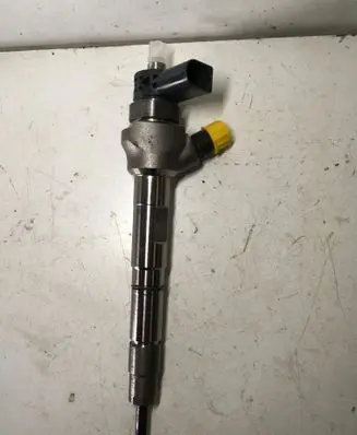 Skoda Octavia Mk3 (5E) Fuel injector 04L130277AC 0445110469