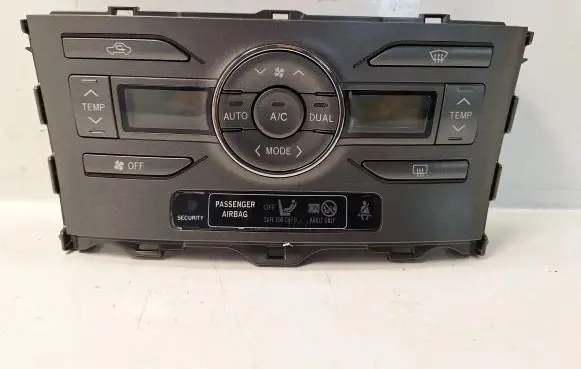 Toyota Auris 150 Climate control unit 5590002220 5590002220B