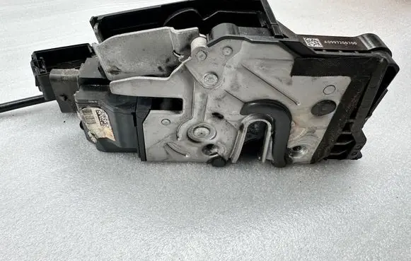 Mercedes-Benz S W222 Front door lock A0997206700