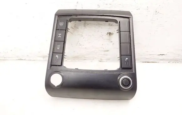 Volkswagen Amarok Gear shifter surround trim plastic 2H0863681 2H0863682