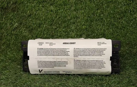 Audi A5 8T 8F Passenger airbag 8T0880204D