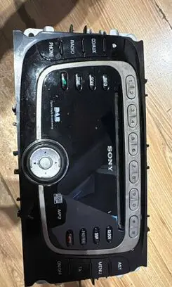 Ford Mondeo MK IV Radio/GPS head unit trim V003366