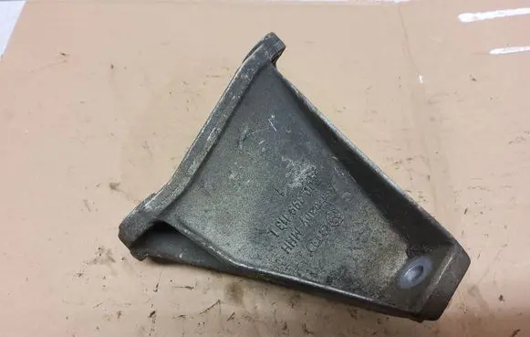Audi A4 S4 B5 8D Gearbox mounting bracket 8D0399113L