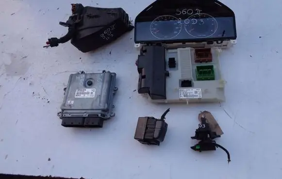 Volvo S60 Engine control unit/module ECU P31303388