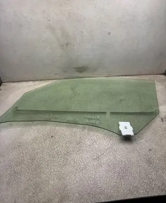 Nissan 370Z Front door window/glass (coupe) 