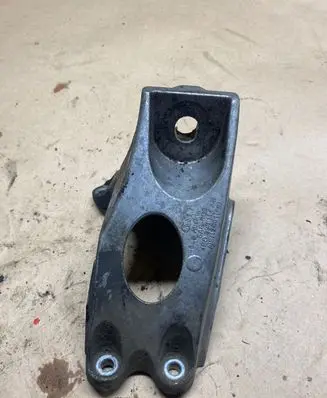 Audi A8 S8 D3 4E Gearbox mounting bracket 4E0399114AN