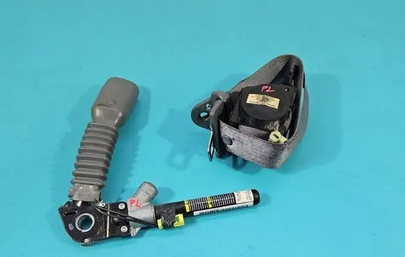 Jeep Grand Cherokee (WK) Front seatbelt P5HQ37BD5AJ IMPRK1452808
