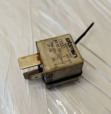 Skoda Octavia Mk2 (1Z) Other relay 8E0951253