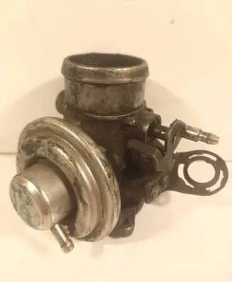 Volkswagen Golf IV EGR valve 038129637