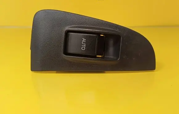 Toyota Avensis T250 Electric window control switch 7427105020