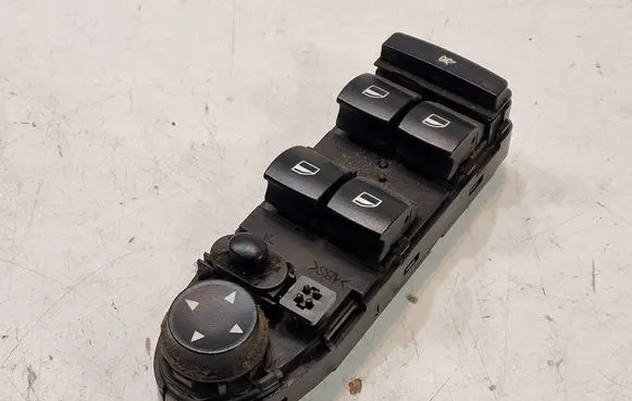BMW 5 E60 E61 Electric window control switch 912211001