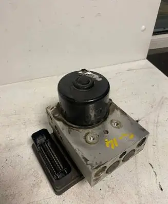 Volvo V70 ABS Pump 8671224 5WK84002 10092504033