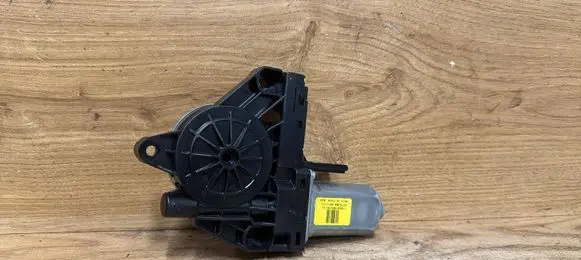 Volvo S60 Front door window regulator motor 966268102